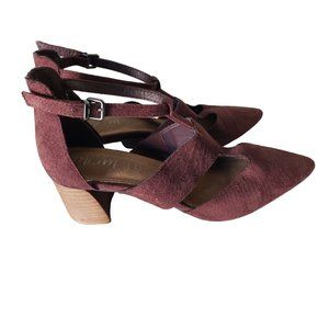MI IM HEELS SIZE 9US POINTED TOE , STACKED BLOCK HEEL T STRAP BURGANDY